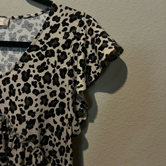Altar’d State Oversized Top Leopard Print - Picture 2 of 4
